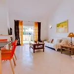 Small 4pax -shared Pool @ Homesbyfc Дом отдыха