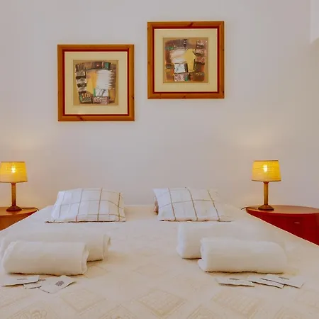 Дом отдыха Small 4pax -shared Pool @ Homesbyfc Албуфейра