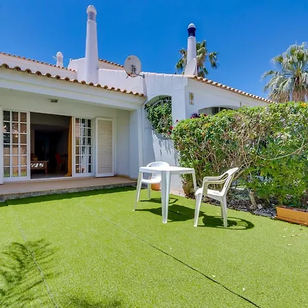 Vakantiehuis Small 4pax -shared Pool @ Homesbyfc