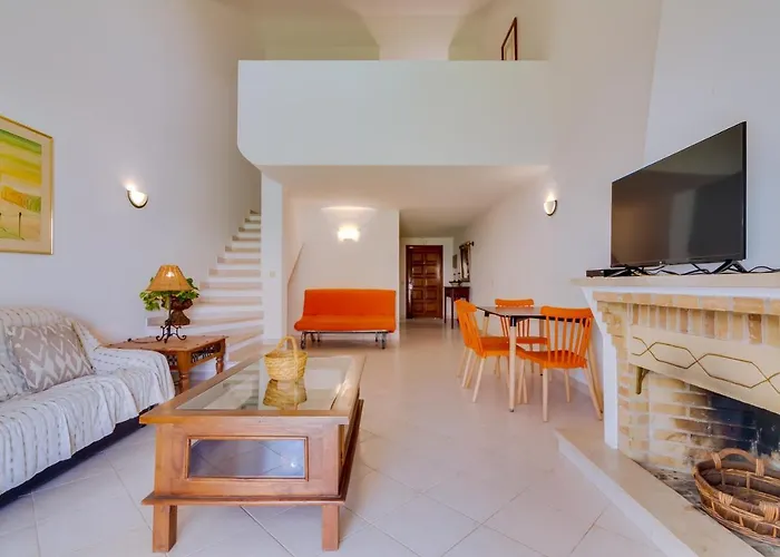 Small 4pax -shared Pool @ Homesbyfc Holiday home