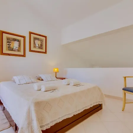 Small 4pax -shared Pool @ Homesbyfc Dom wakacyjny *